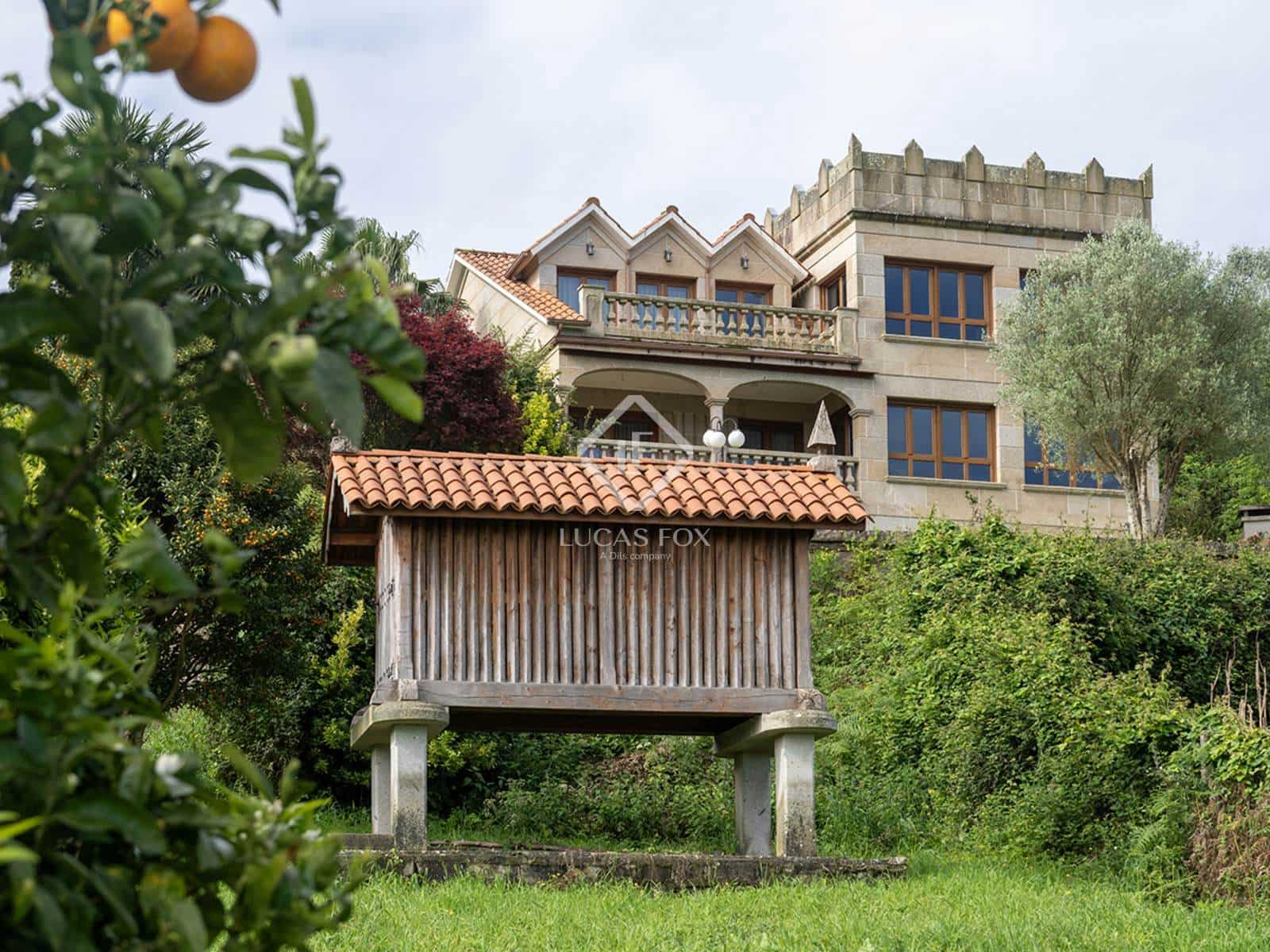 6 bedroom Villa for sale in Bueu with pool garage - € 1,500,000 (Ref: 8981793)