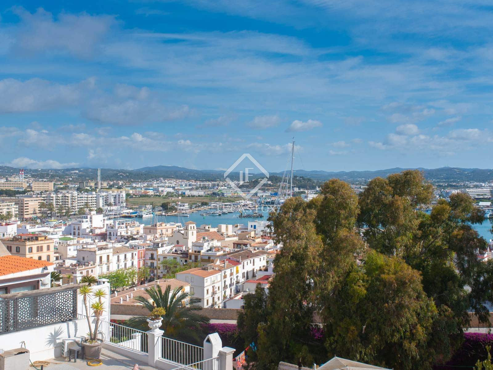 1 bedroom Villa for sale in Ibiza / Eivissa town - € 1,215,000 (Ref: 8982791)