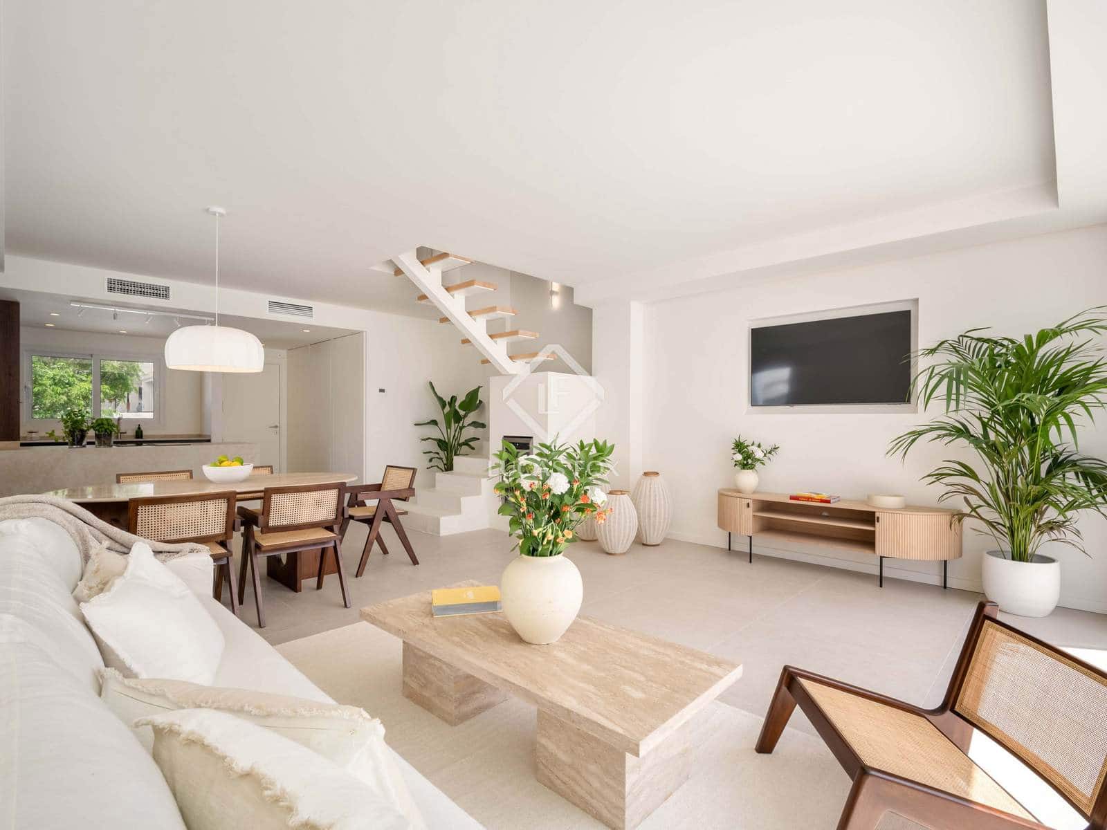 3 slaapkamer Villa te koop in Nueva Andalucia met zwembad garage - € 1.195.000 (Ref: 8983321)