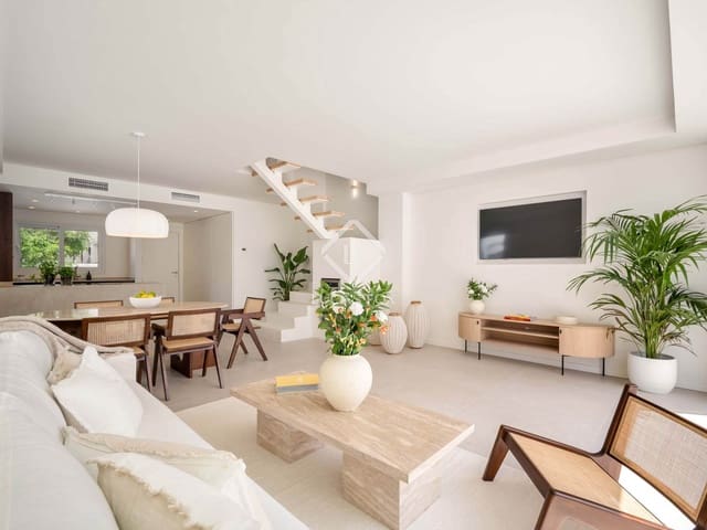 3 soverom Villa til salgs i Nueva Andalucia, Marbella med svømmebasseng garasje - € 1 195 000 (Ref: 8983321)