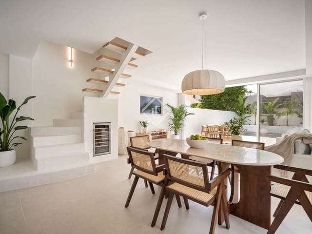 3 soverom Villa til salgs i Nueva Andalucia, Marbella med svømmebasseng garasje - € 1 195 000 (Ref: 8983321)