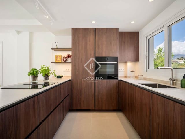 3 soverom Villa til salgs i Nueva Andalucia, Marbella med svømmebasseng garasje - € 1 195 000 (Ref: 8983321)