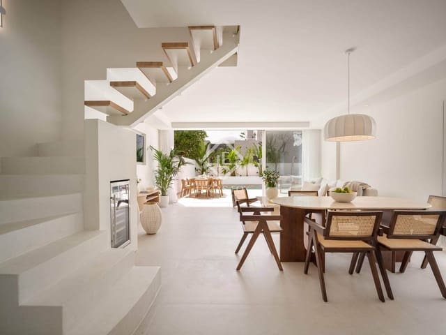 3 soverom Villa til salgs i Nueva Andalucia, Marbella med svømmebasseng garasje - € 1 195 000 (Ref: 8983321)