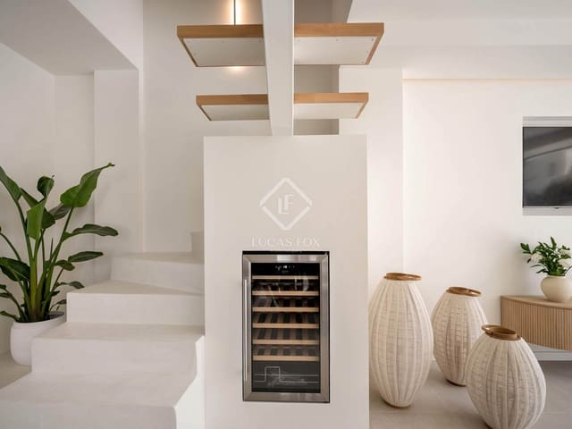 3 soverom Villa til salgs i Nueva Andalucia, Marbella med svømmebasseng garasje - € 1 195 000 (Ref: 8983321)