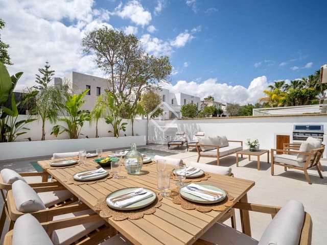 3 soverom Villa til salgs i Nueva Andalucia, Marbella med svømmebasseng garasje - € 1 195 000 (Ref: 8983321)