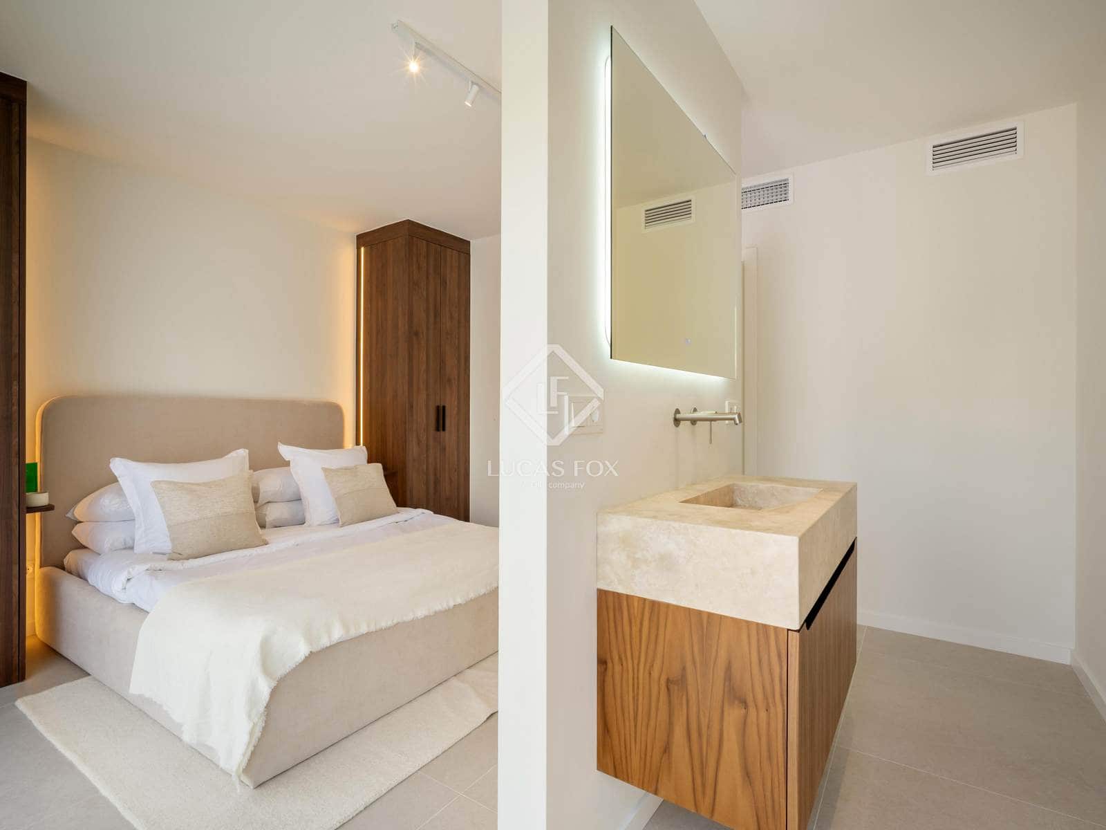 3 slaapkamer Villa te koop in Nueva Andalucia met zwembad garage - € 1.195.000 (Ref: 8983321)