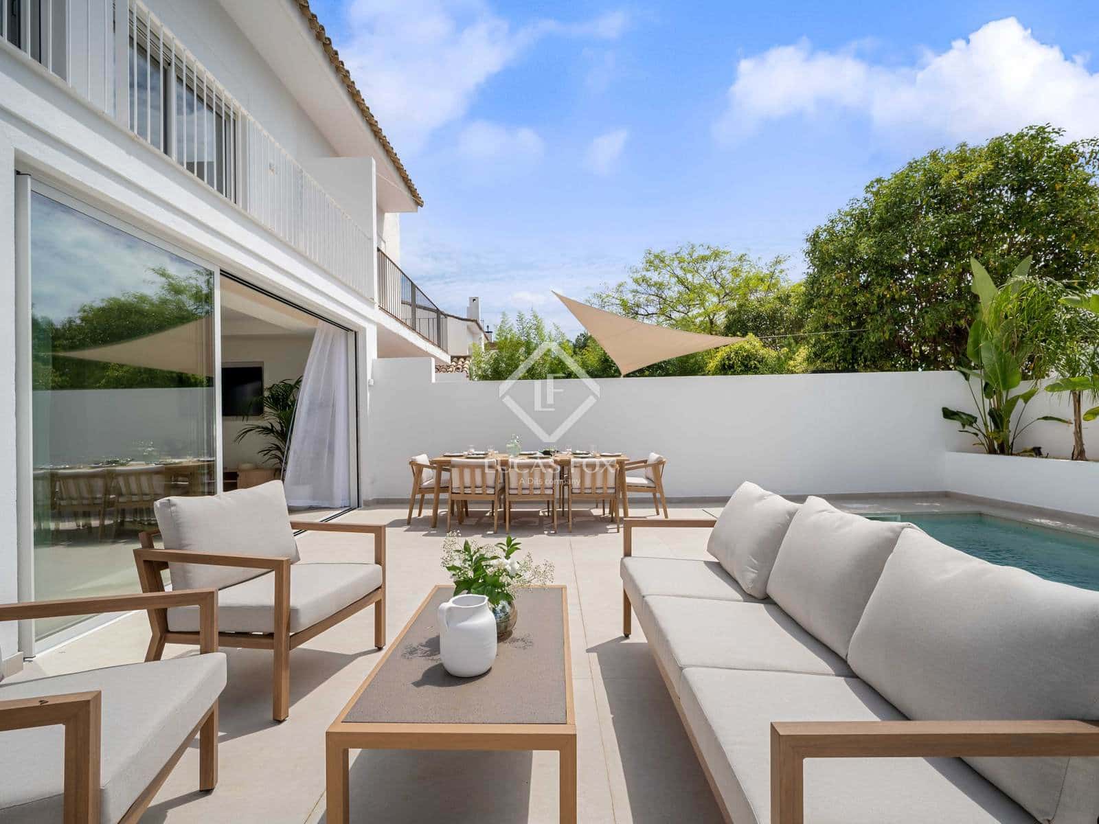 3 slaapkamer Villa te koop in Nueva Andalucia met zwembad garage - € 1.195.000 (Ref: 8983321)