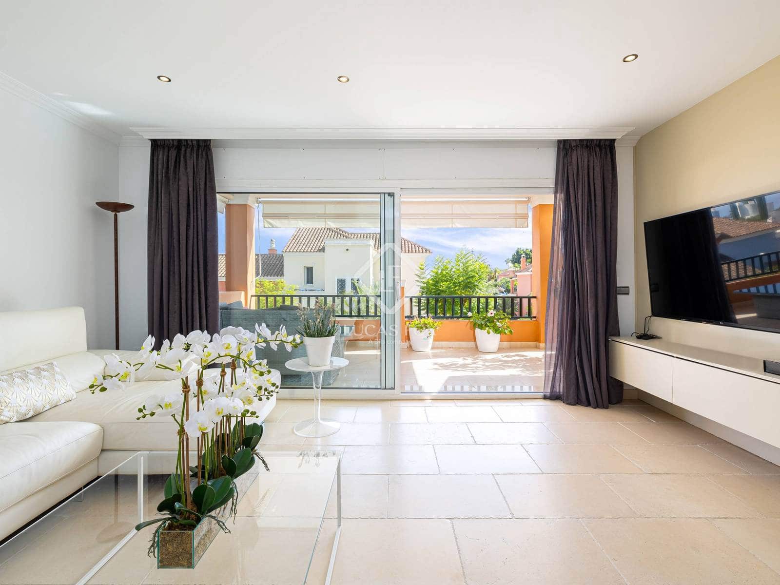 4 Zimmer Villa zu verkaufen in Nueva Andalucia mit Pool Garage - 890.000 € (Ref: 8987193)