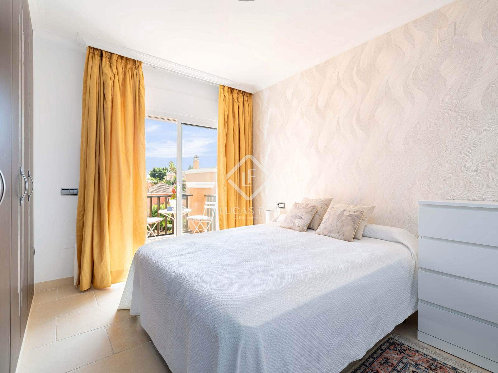 4 Zimmer Villa zu verkaufen in Nueva Andalucia mit Pool Garage - 890.000 € (Ref: 8987193)