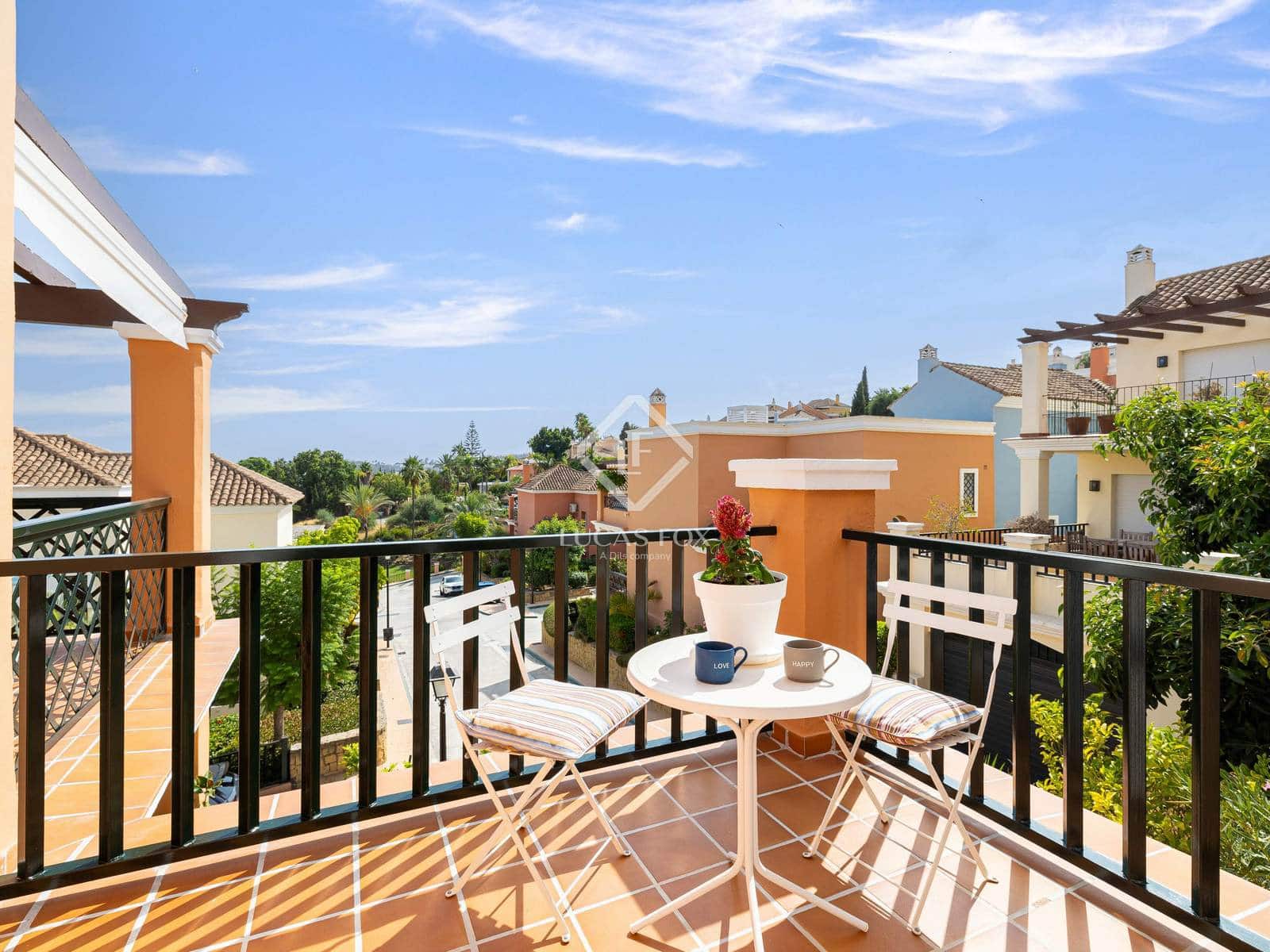 4 Zimmer Villa zu verkaufen in Nueva Andalucia mit Pool Garage - 890.000 € (Ref: 8987193)