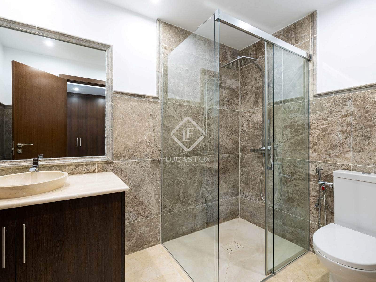 4 Zimmer Villa zu verkaufen in Nueva Andalucia mit Pool Garage - 890.000 € (Ref: 8987193)