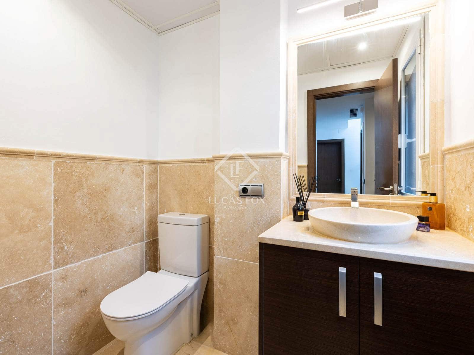 4 Zimmer Villa zu verkaufen in Nueva Andalucia mit Pool Garage - 890.000 € (Ref: 8987193)