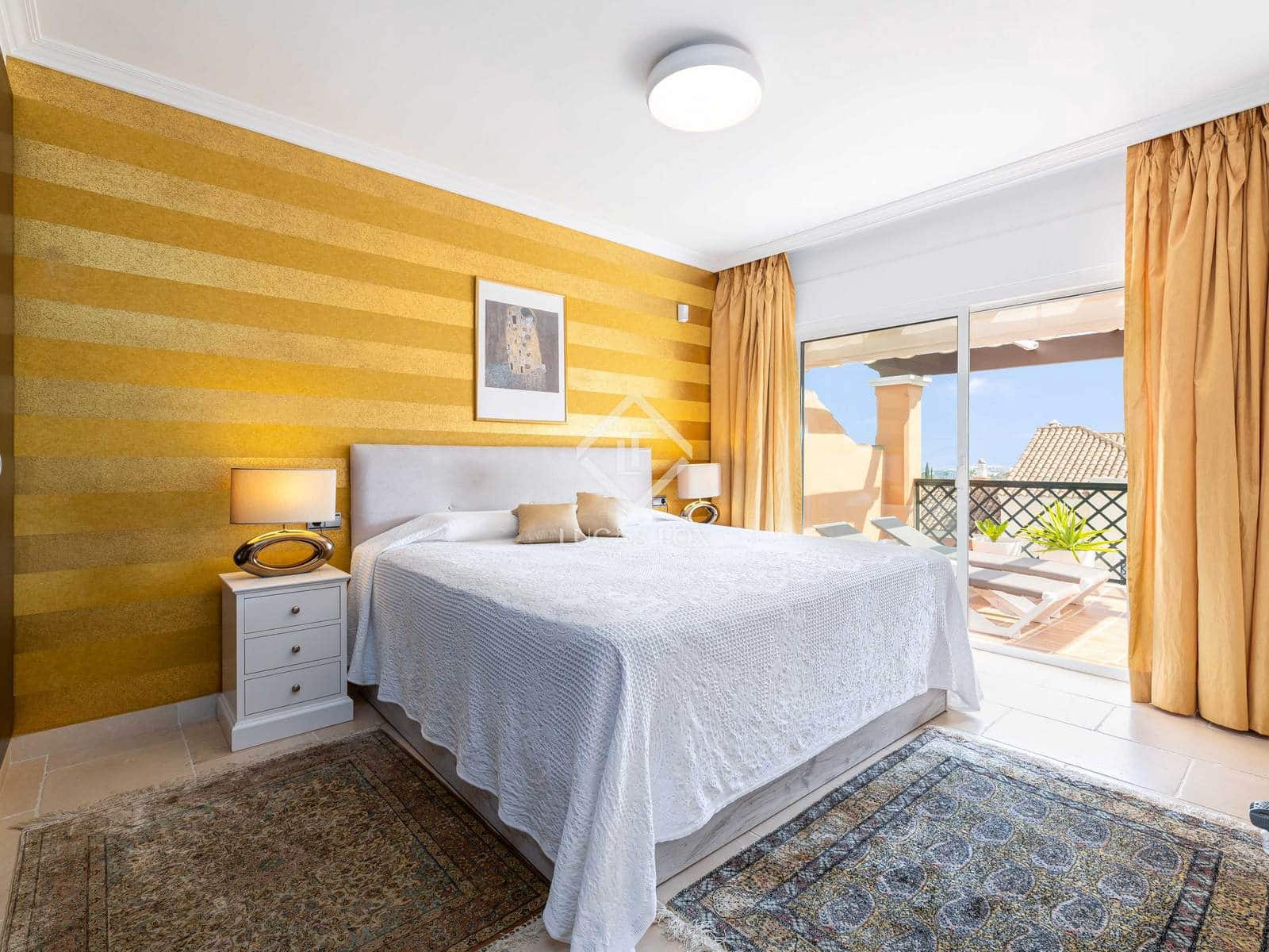 4 Zimmer Villa zu verkaufen in Nueva Andalucia mit Pool Garage - 890.000 € (Ref: 8987193)