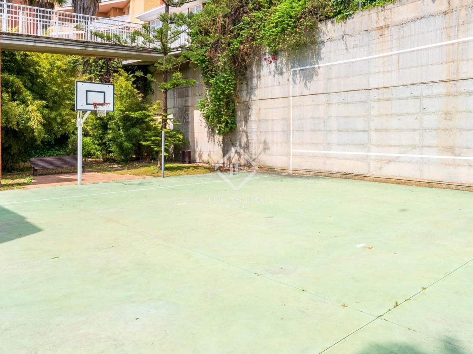 4 bedroom Apartment for sale in Tarragona city with pool garage - € 890,000 (Ref: 8987339)