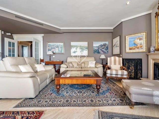 4 bedroom Apartment for sale in Tarragona city with pool garage - € 890,000 (Ref: 8987339)