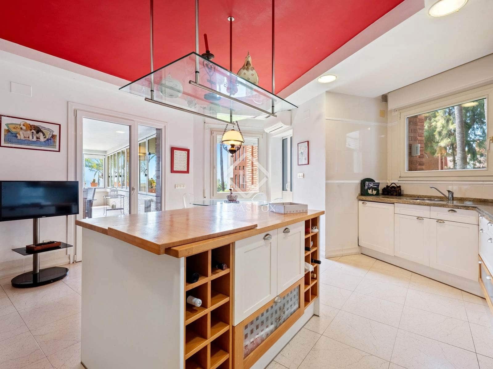 4 bedroom Apartment for sale in Tarragona city with pool garage - € 890,000 (Ref: 8987339)