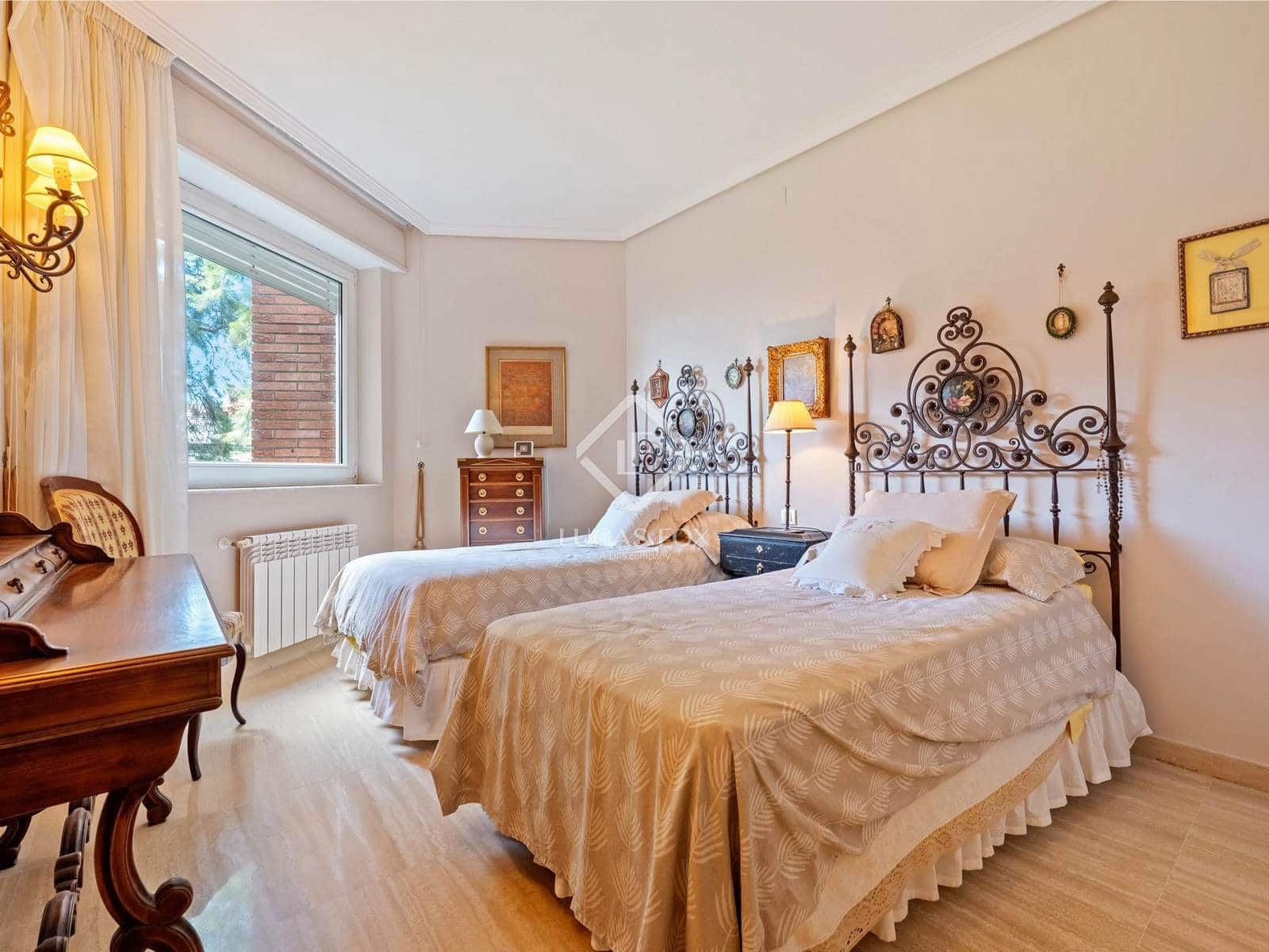 4 bedroom Apartment for sale in Tarragona city with pool garage - € 890,000 (Ref: 8987339)