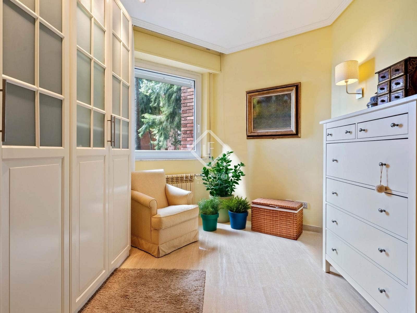 4 bedroom Apartment for sale in Tarragona city with pool garage - € 890,000 (Ref: 8987339)