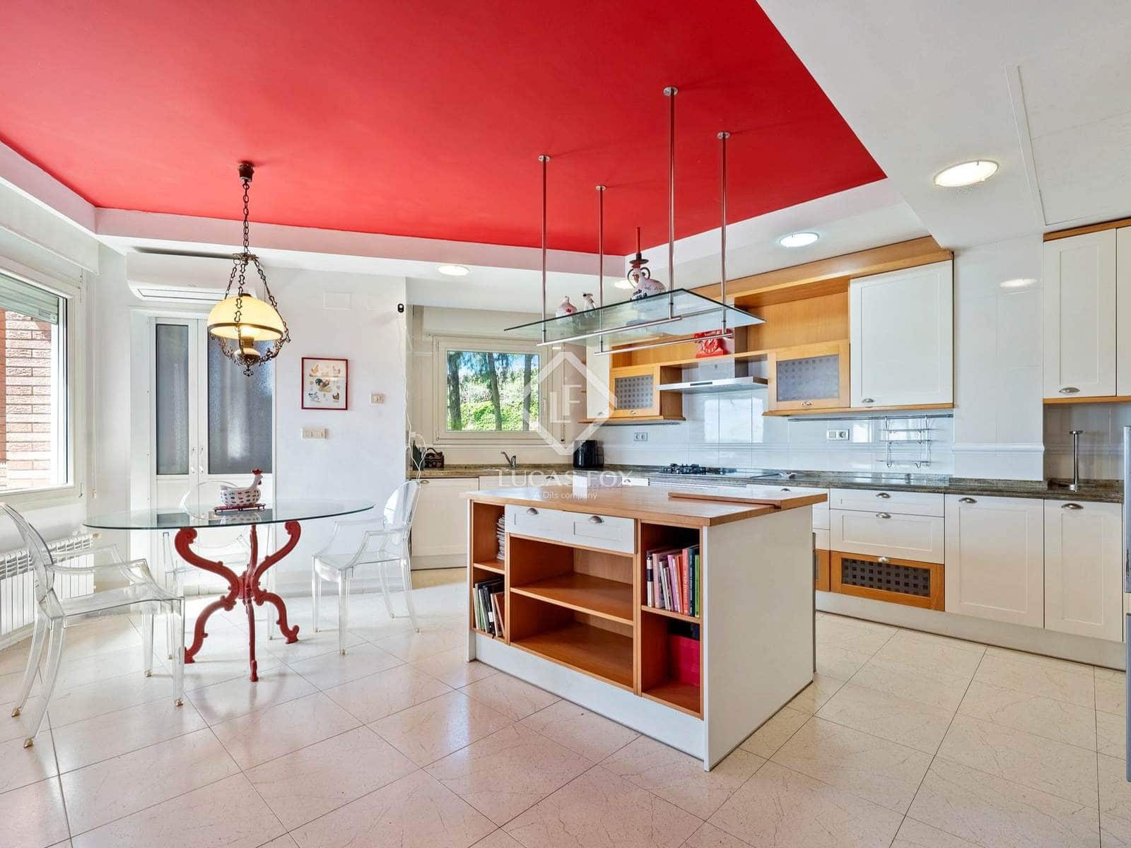 4 bedroom Apartment for sale in Tarragona city with pool garage - € 890,000 (Ref: 8987339)