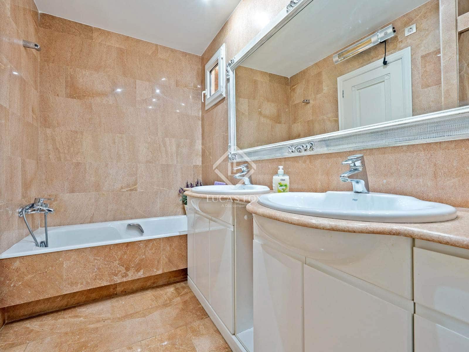 4 bedroom Apartment for sale in Tarragona city with pool garage - € 890,000 (Ref: 8987339)