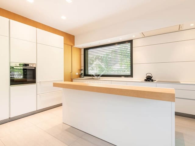 5 Zimmer Villa zu verkaufen in Begues mit Garage - 950.000 € (Ref: 8987746)