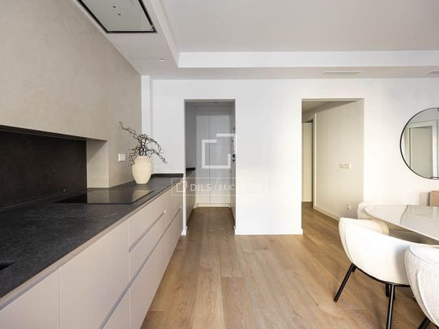 3 bedroom Apartment for sale in Barcelona city with pool - € 720,000 (Ref: 8988862)