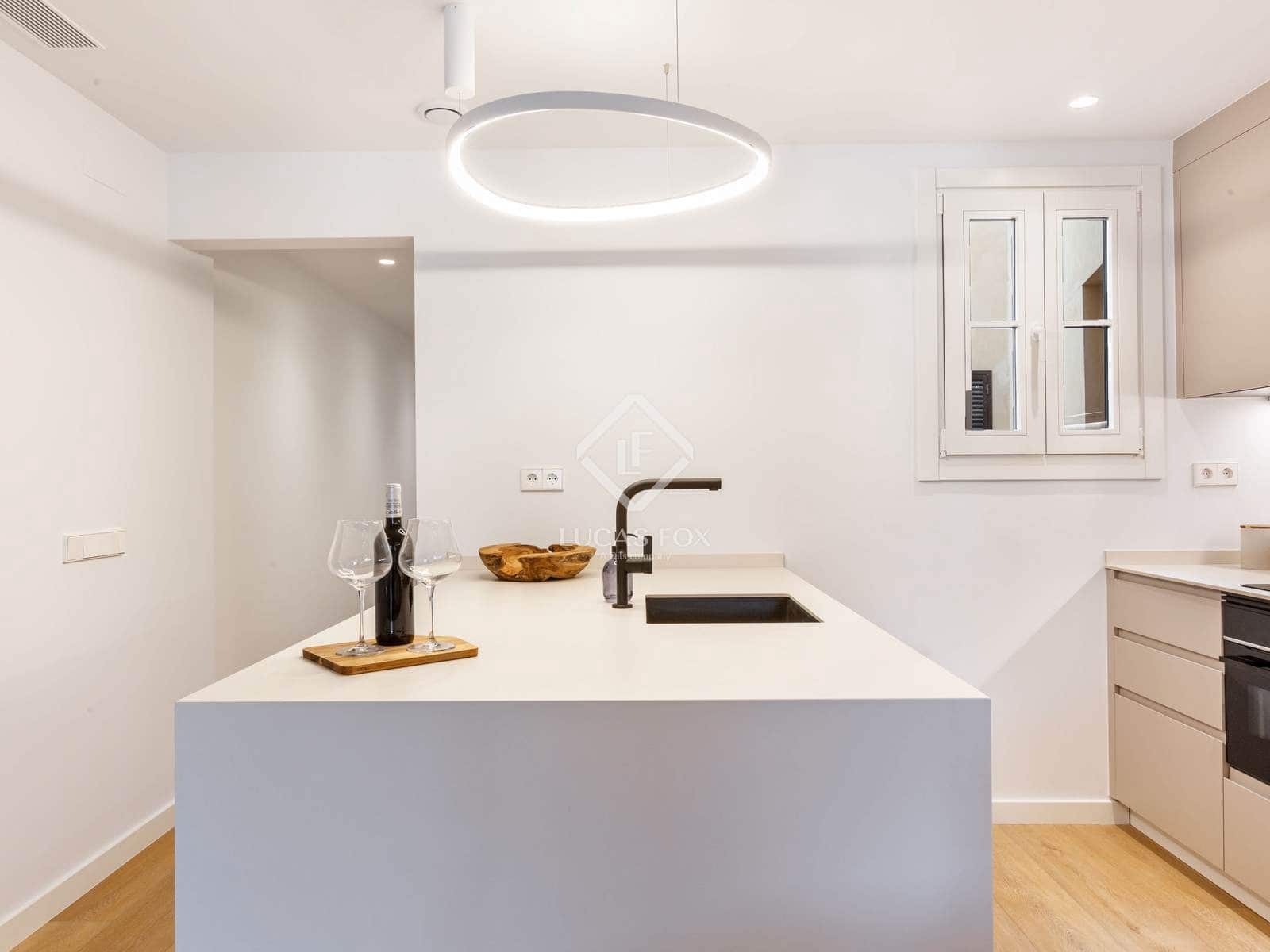 3 bedroom Apartment for sale in Barcelona city with pool - € 770,000 (Ref: 8988863)