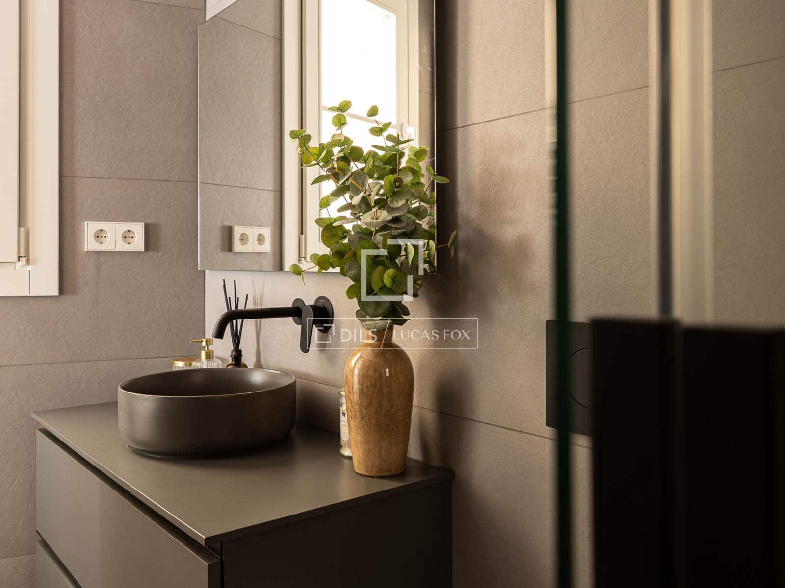 3 bedroom Apartment for sale in Barcelona city with pool - € 770,000 (Ref: 8988863)