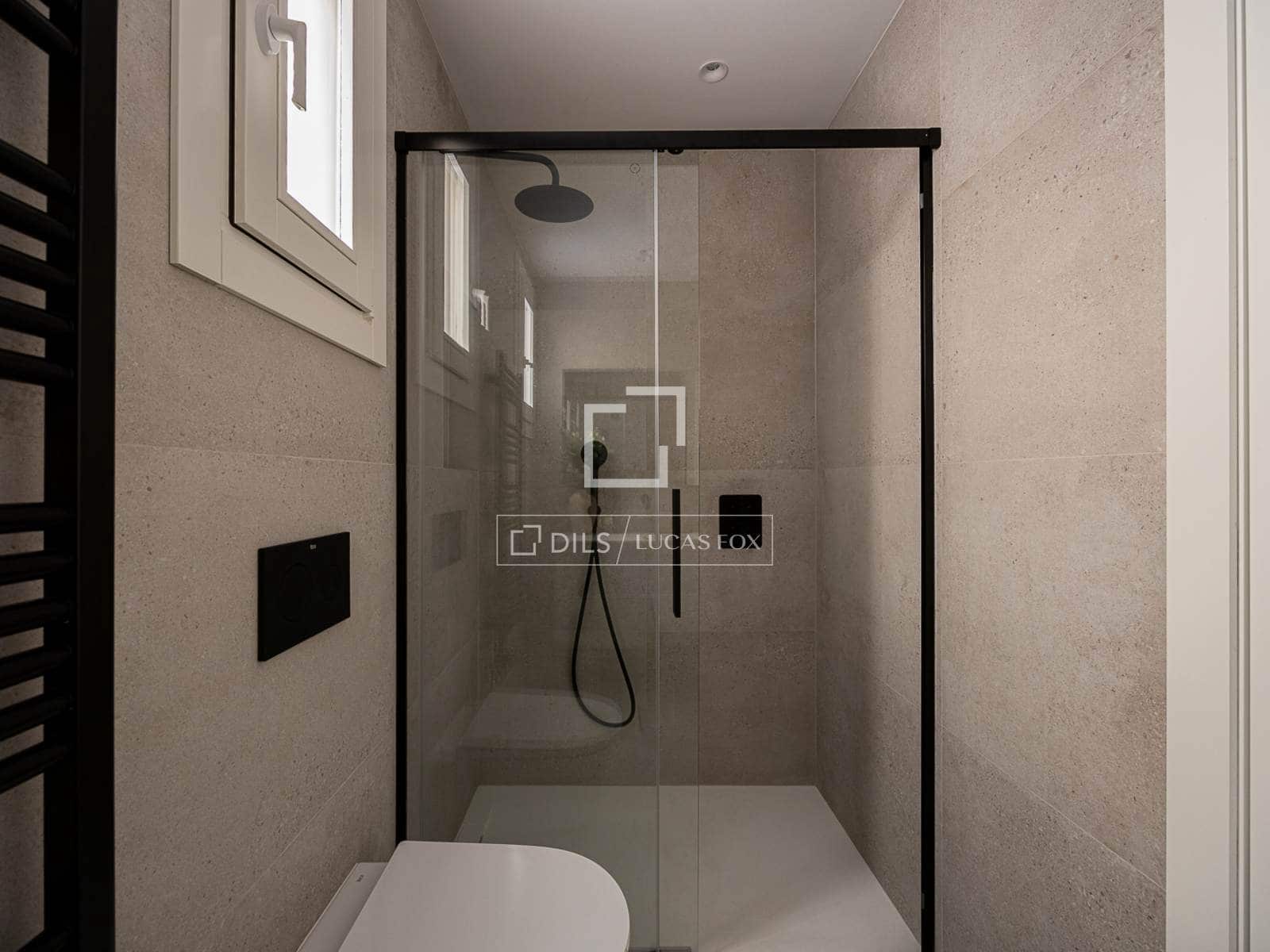 3 bedroom Apartment for sale in Barcelona city with pool - € 770,000 (Ref: 8988863)