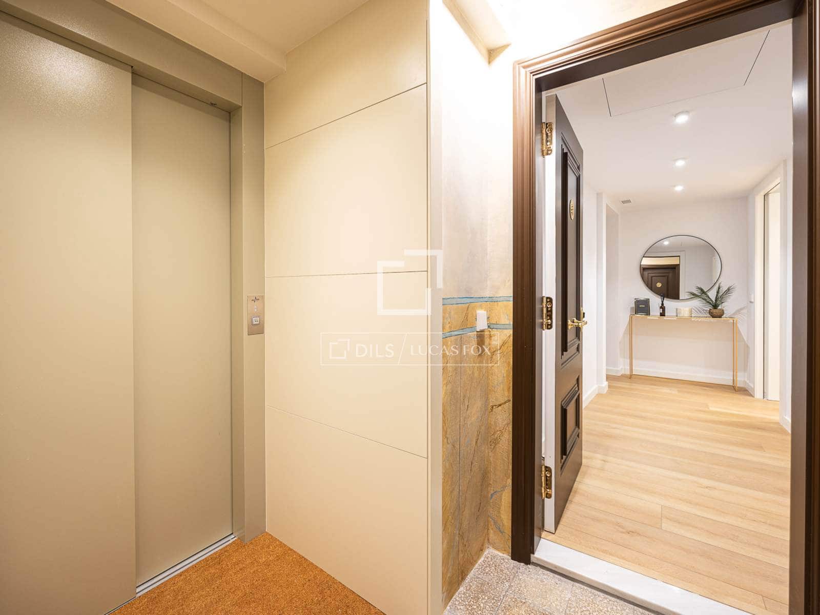 3 bedroom Apartment for sale in Barcelona city with pool - € 770,000 (Ref: 8988863)