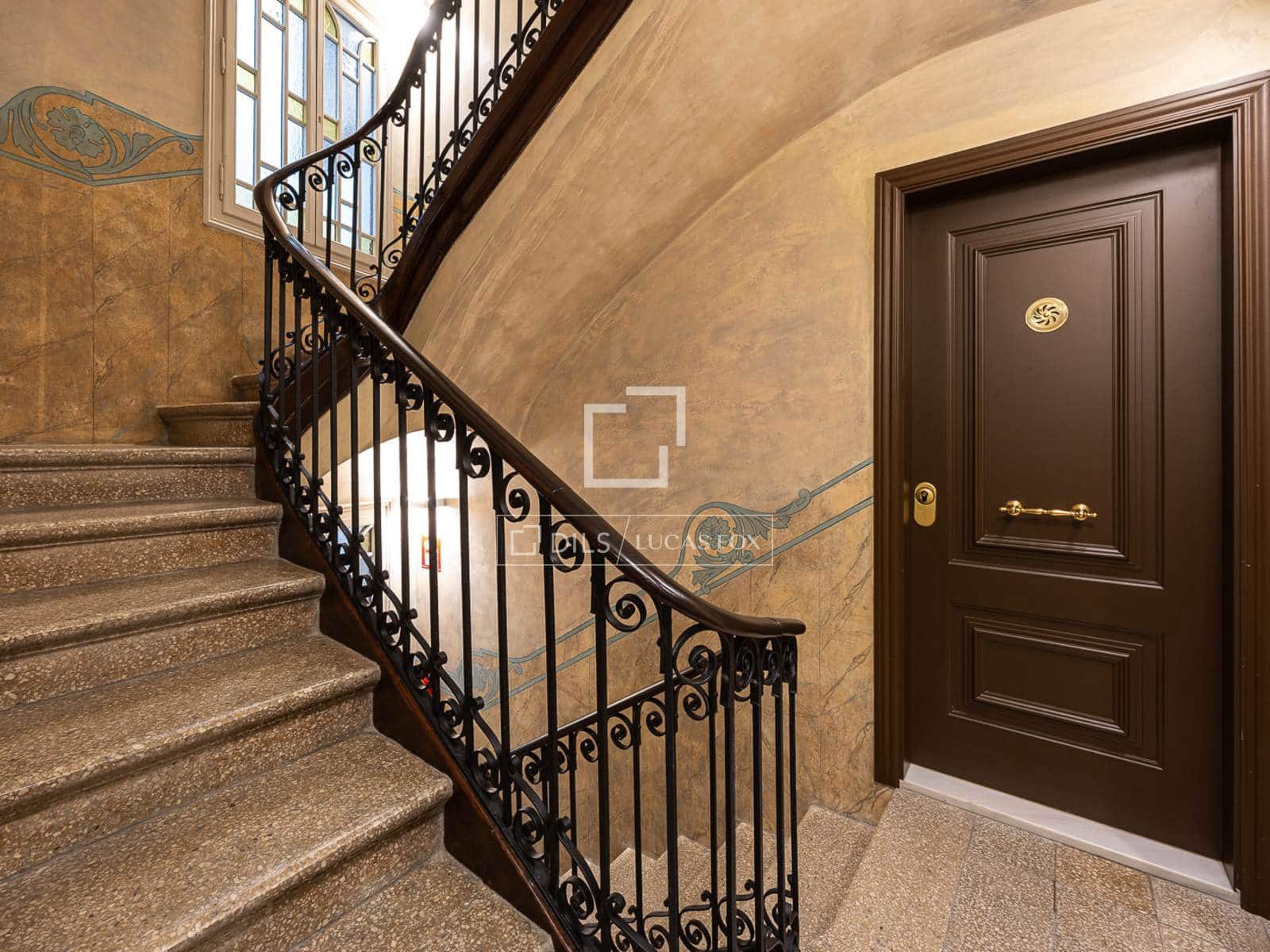 3 bedroom Apartment for sale in Barcelona city with pool - € 770,000 (Ref: 8988863)