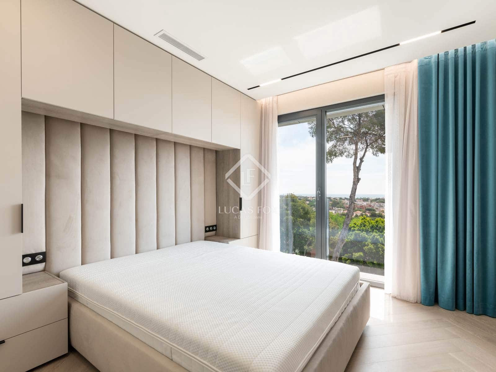 7 slaapkamer Villa te koop in Castelldefels met zwembad - € 4.900.000 (Ref: 8990050)