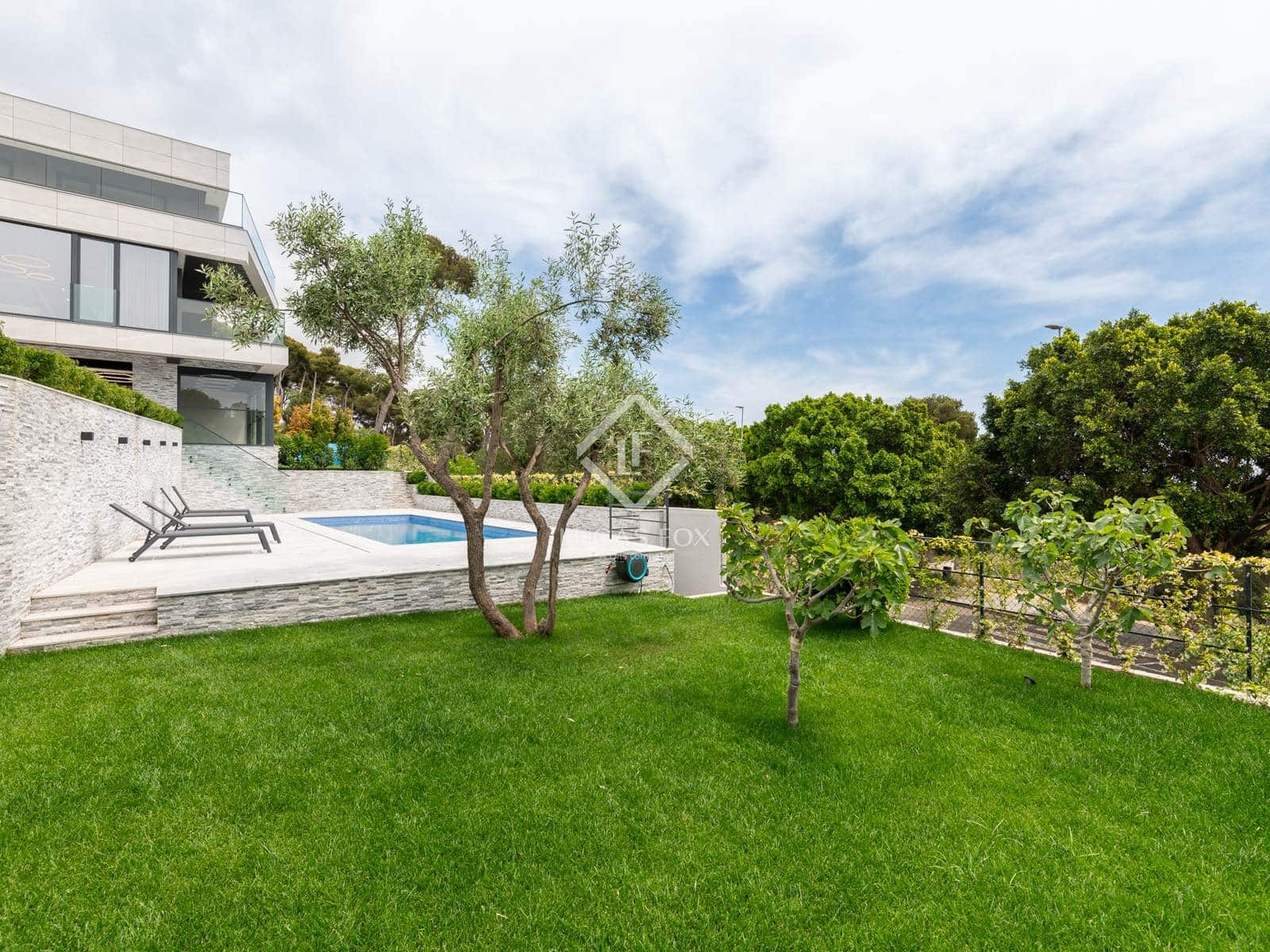 7 slaapkamer Villa te koop in Castelldefels met zwembad - € 4.900.000 (Ref: 8990050)