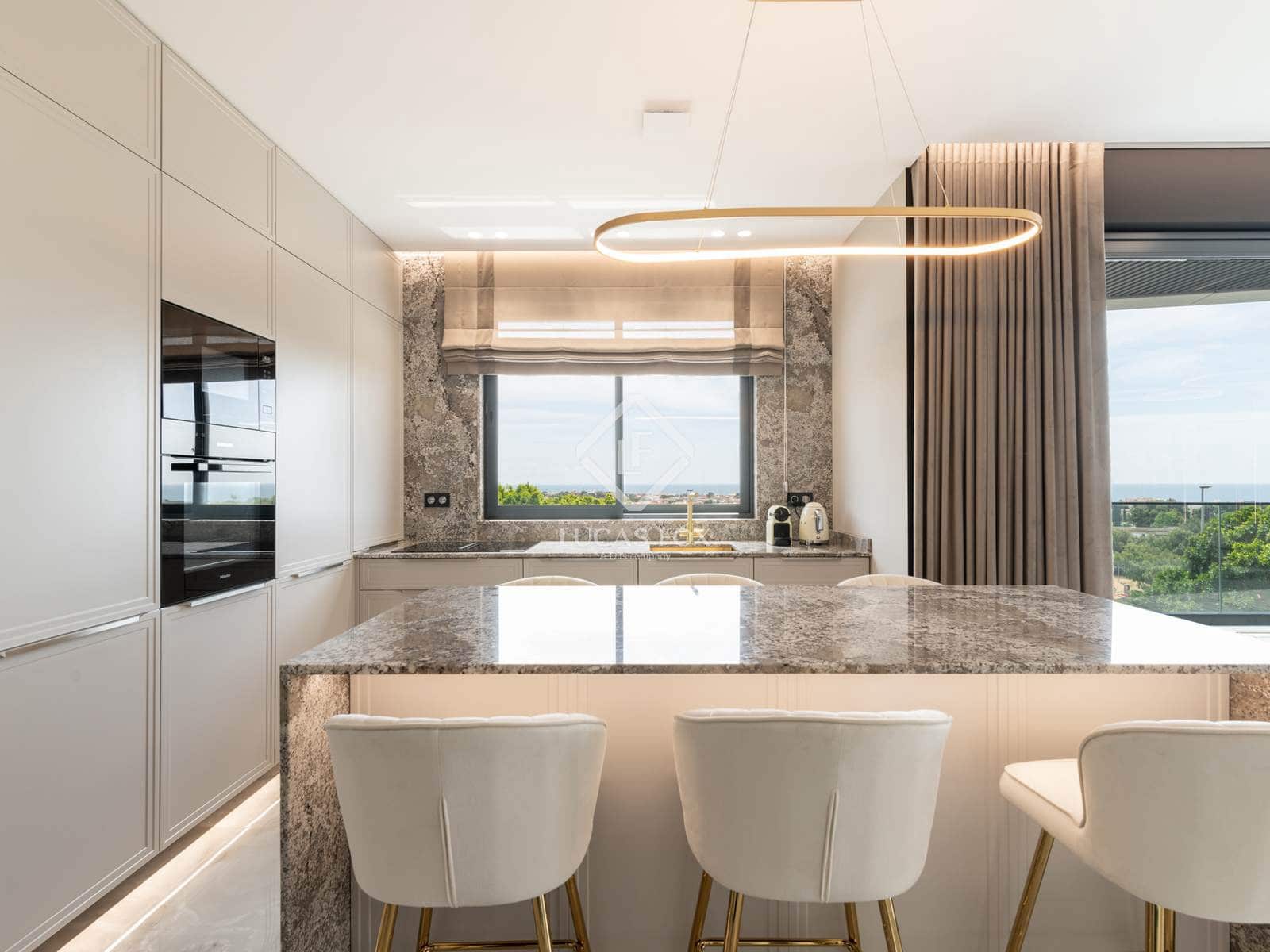 7 slaapkamer Villa te koop in Castelldefels met zwembad - € 4.900.000 (Ref: 8990050)