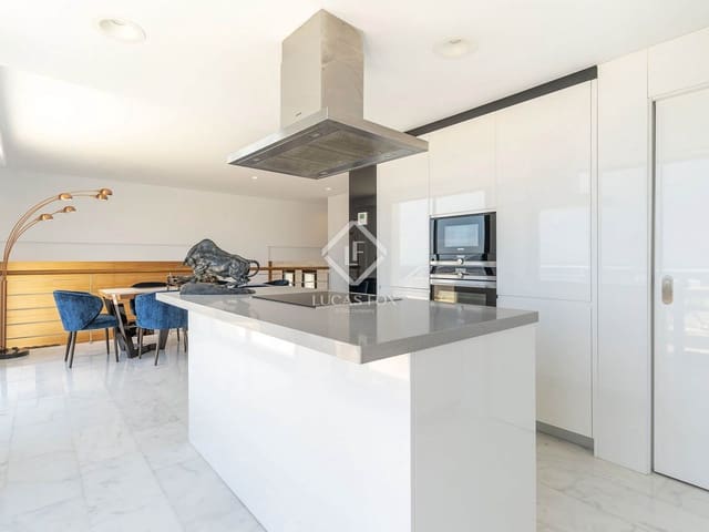 3 bedroom Villa for sale in Altea with pool garage - € 1,295,000 (Ref: 8993397)