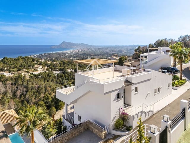 3 bedroom Villa for sale in Altea with pool garage - € 1,295,000 (Ref: 8993397)