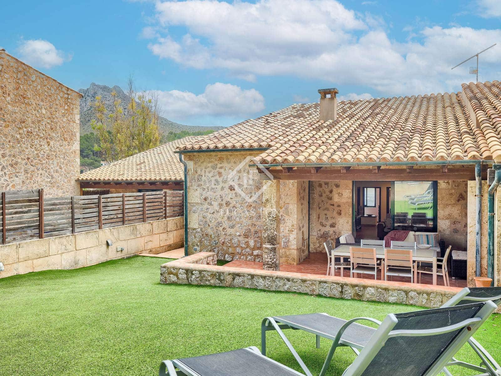 4 soveværelse Villa til salg i Cala San Vicente / Cala Sant Vicenc med swimmingpool - € 790.000 (Ref: 8997597)