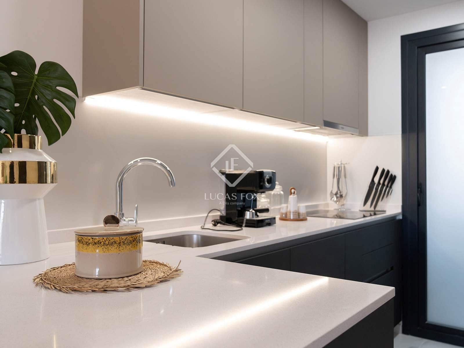 2 soveværelse Lejlighed til salg i Benidorm med swimmingpool garage - € 414.000 (Ref: 8998279)