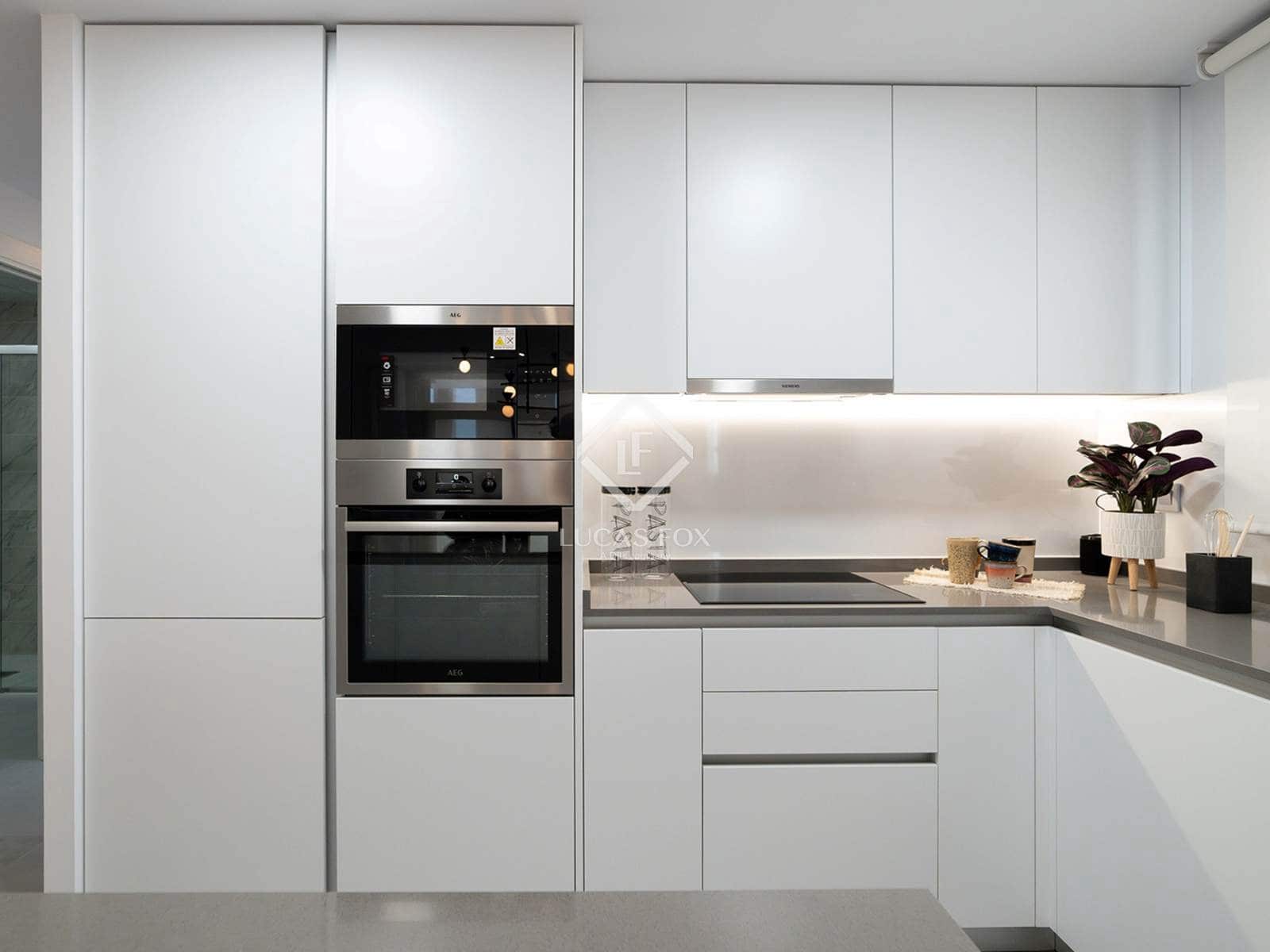 2 soveværelse Lejlighed til salg i Benidorm med swimmingpool garage - € 414.000 (Ref: 8998279)