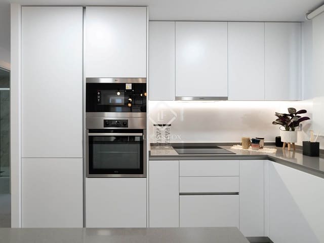 2 soveværelse Lejlighed til salg i Benidorm med swimmingpool garage - € 414.000 (Ref: 8998279)