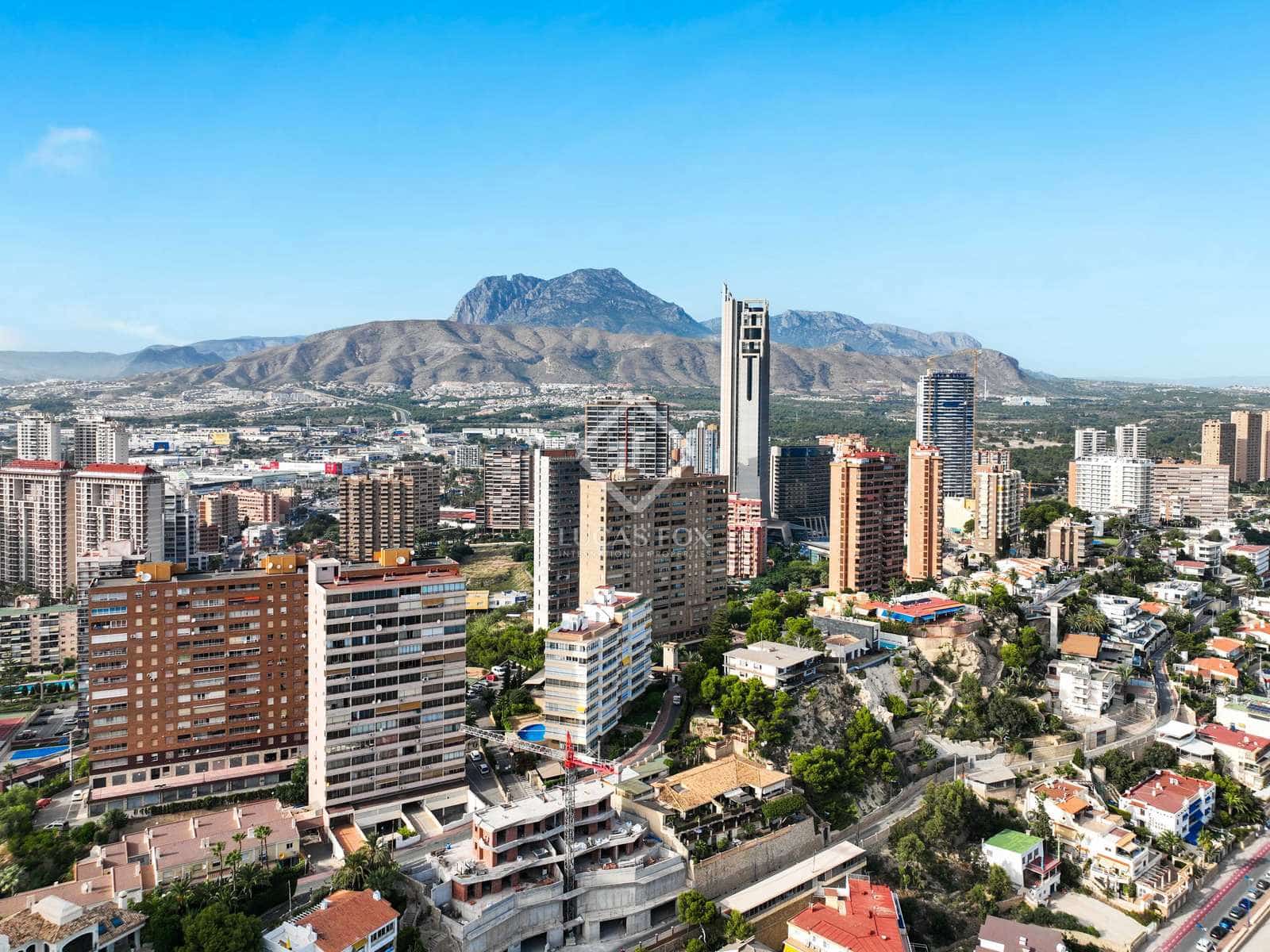 2 soveværelse Lejlighed til salg i Benidorm med swimmingpool garage - € 414.000 (Ref: 8998279)