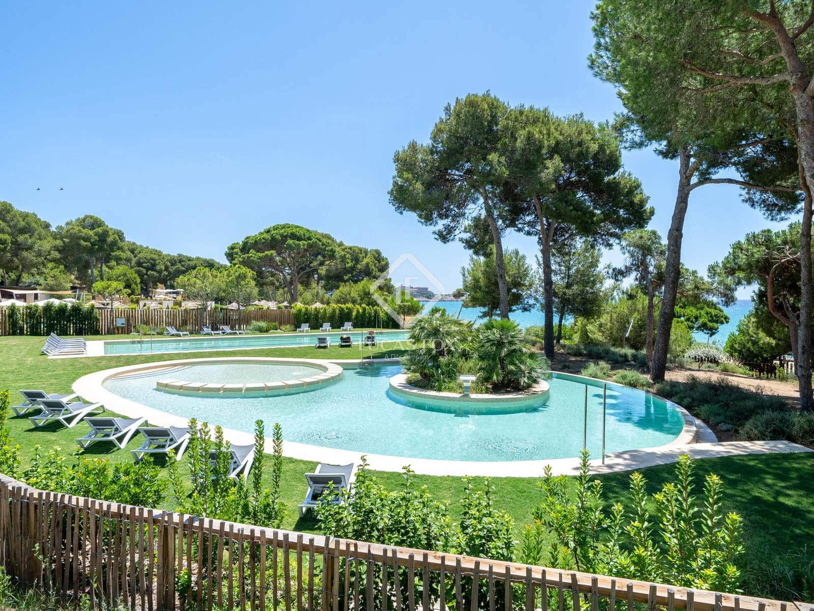 2 soveværelse Lejlighed til salg i Salou med swimmingpool garage - € 548.000 (Ref: 9000183)