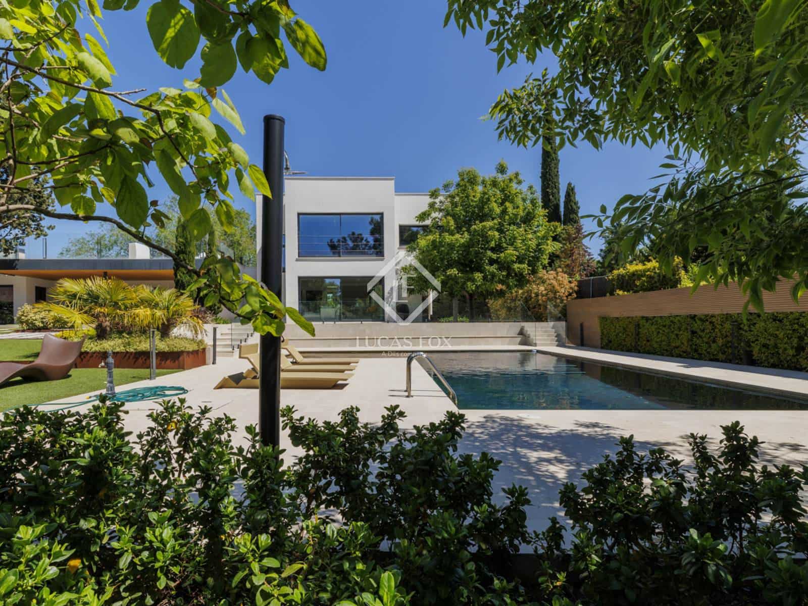 6 soveværelse Villa til salg i Boadilla del Monte med swimmingpool garage - € 3.300.000 (Ref: 9002445)