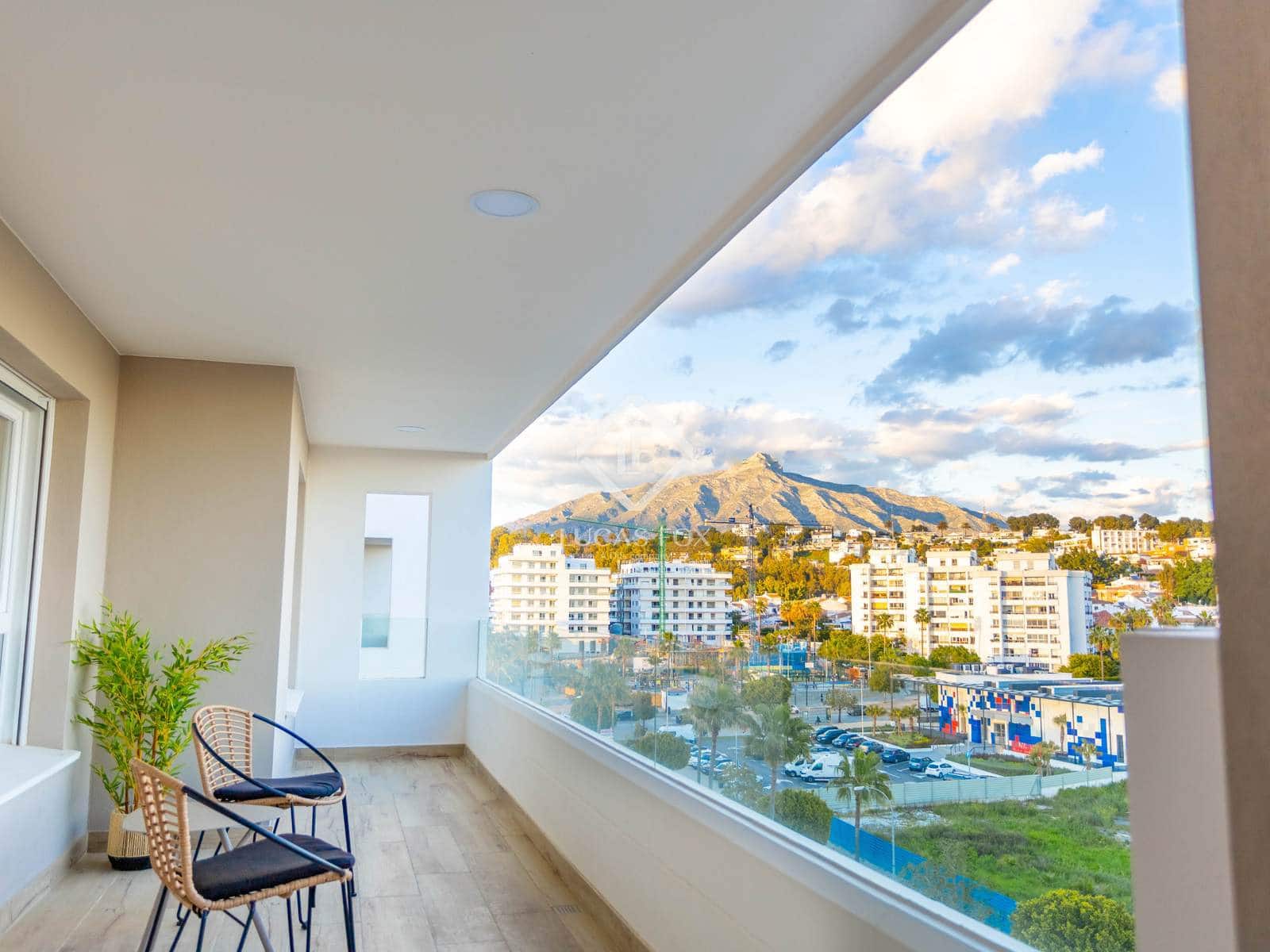 4 bedroom Apartment for sale in San Pedro de Alcantara with pool garage - € 675,000 (Ref: 9002446)