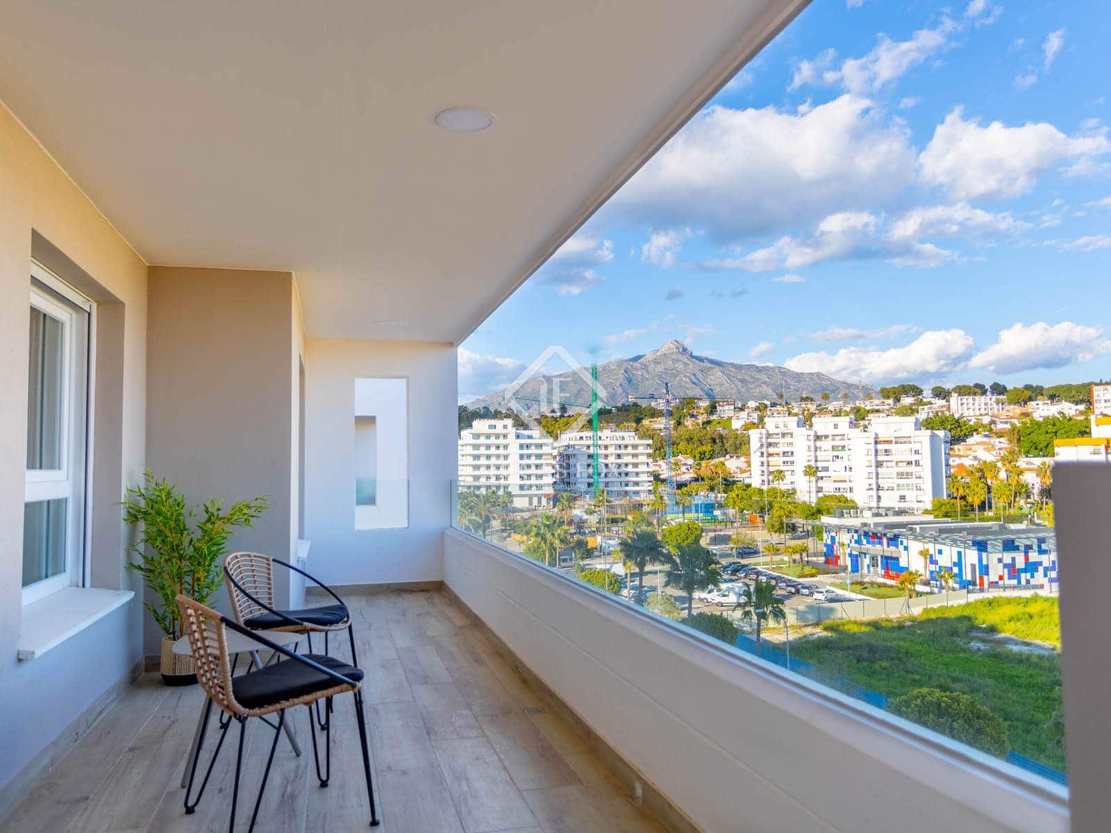 4 bedroom Apartment for sale in San Pedro de Alcantara with pool garage - € 675,000 (Ref: 9002446)