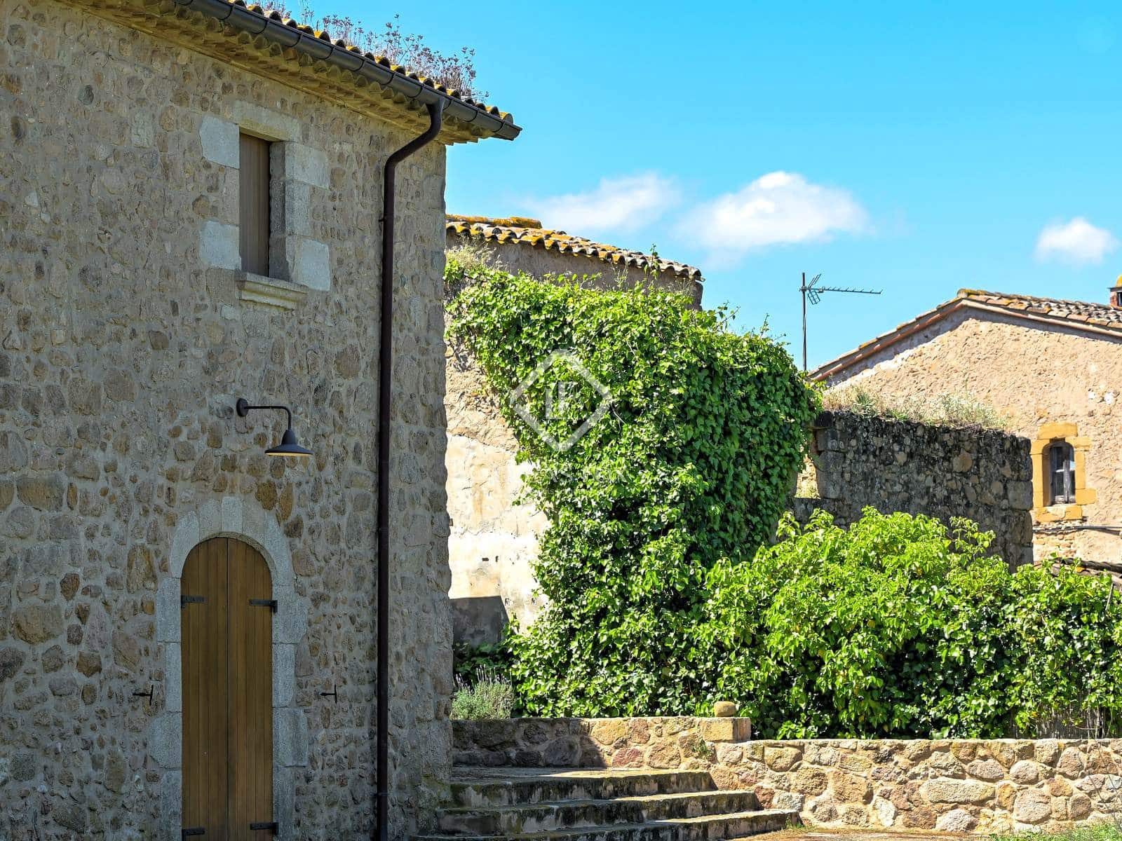 5 soveværelse Finca/Landehus til salg i Santa Cristina d'Aro med garage - € 1.710.000 (Ref: 9003979)