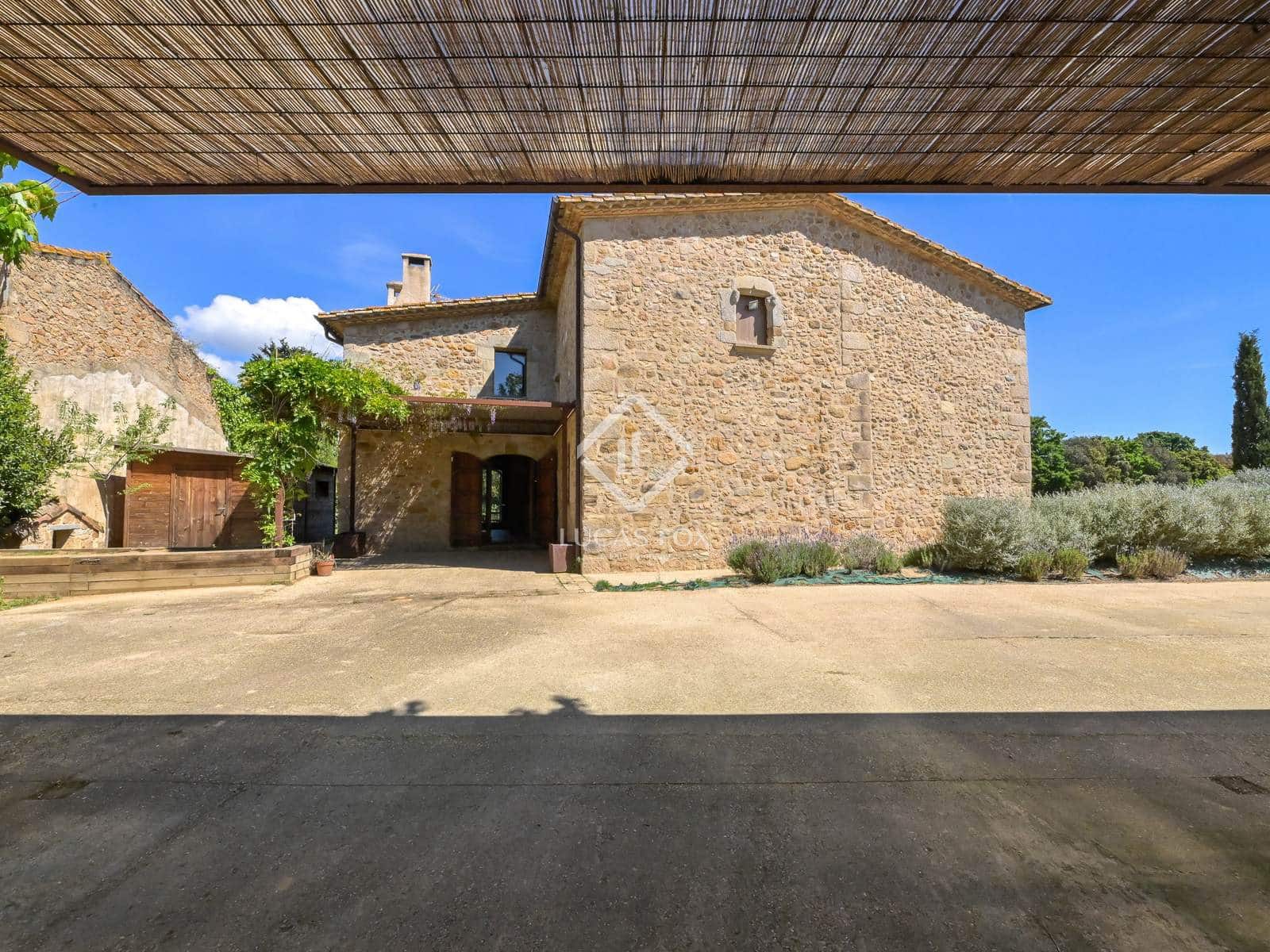 5 soveværelse Finca/Landehus til salg i Santa Cristina d'Aro med garage - € 1.710.000 (Ref: 9003979)