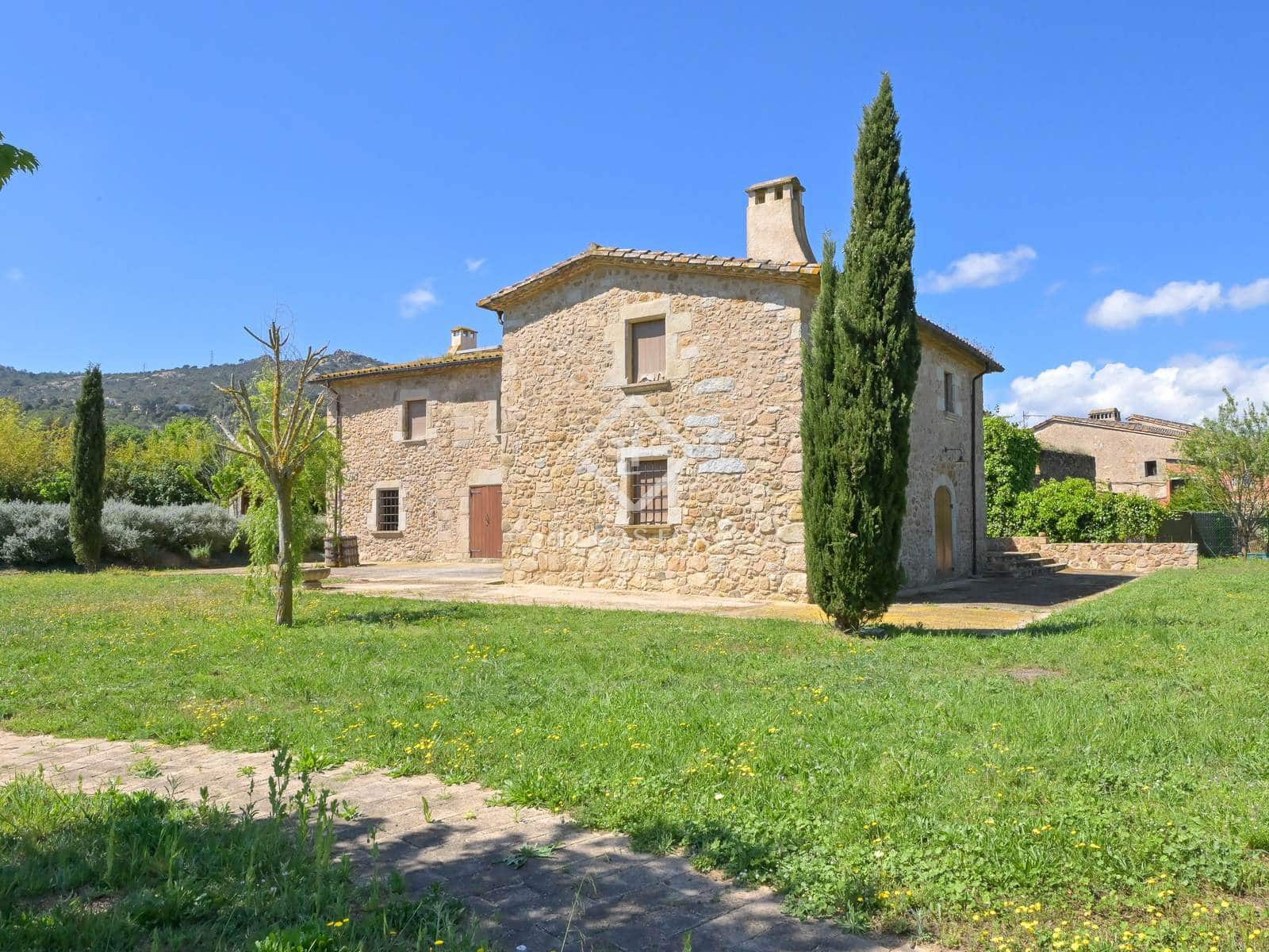5 soveværelse Finca/Landehus til salg i Santa Cristina d'Aro med garage - € 1.710.000 (Ref: 9003979)