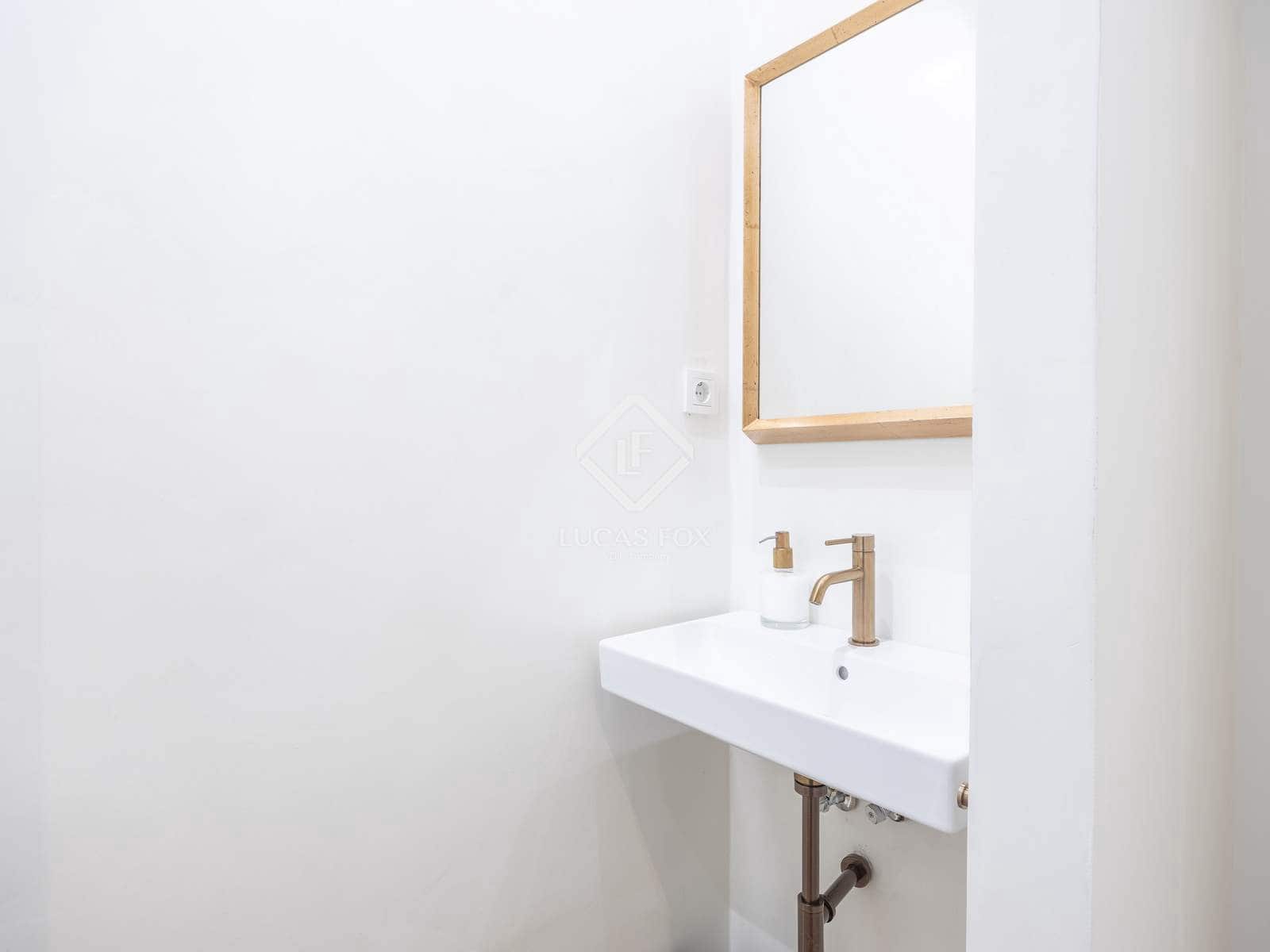 3 bedroom Apartment for rent in Valencia city - € 5,000 (Ref: 9004625)