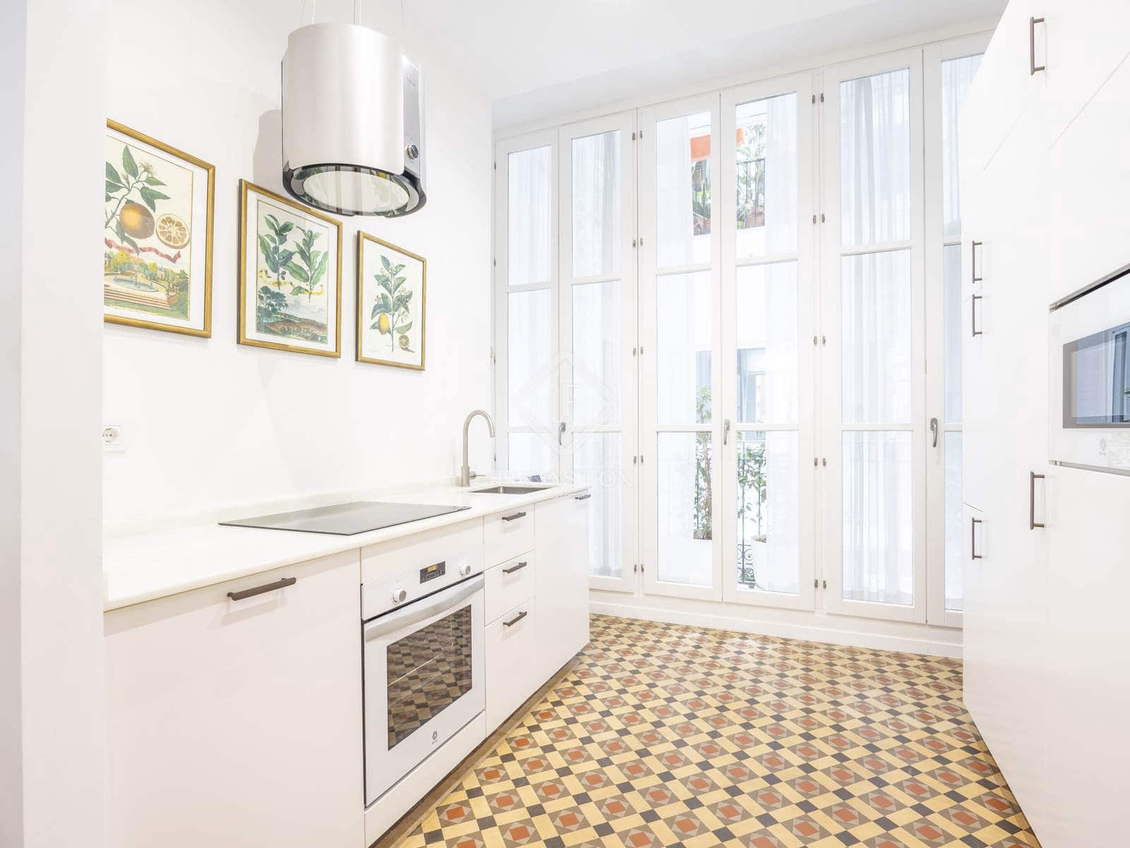 3 bedroom Apartment for rent in Valencia city - € 5,000 (Ref: 9004625)